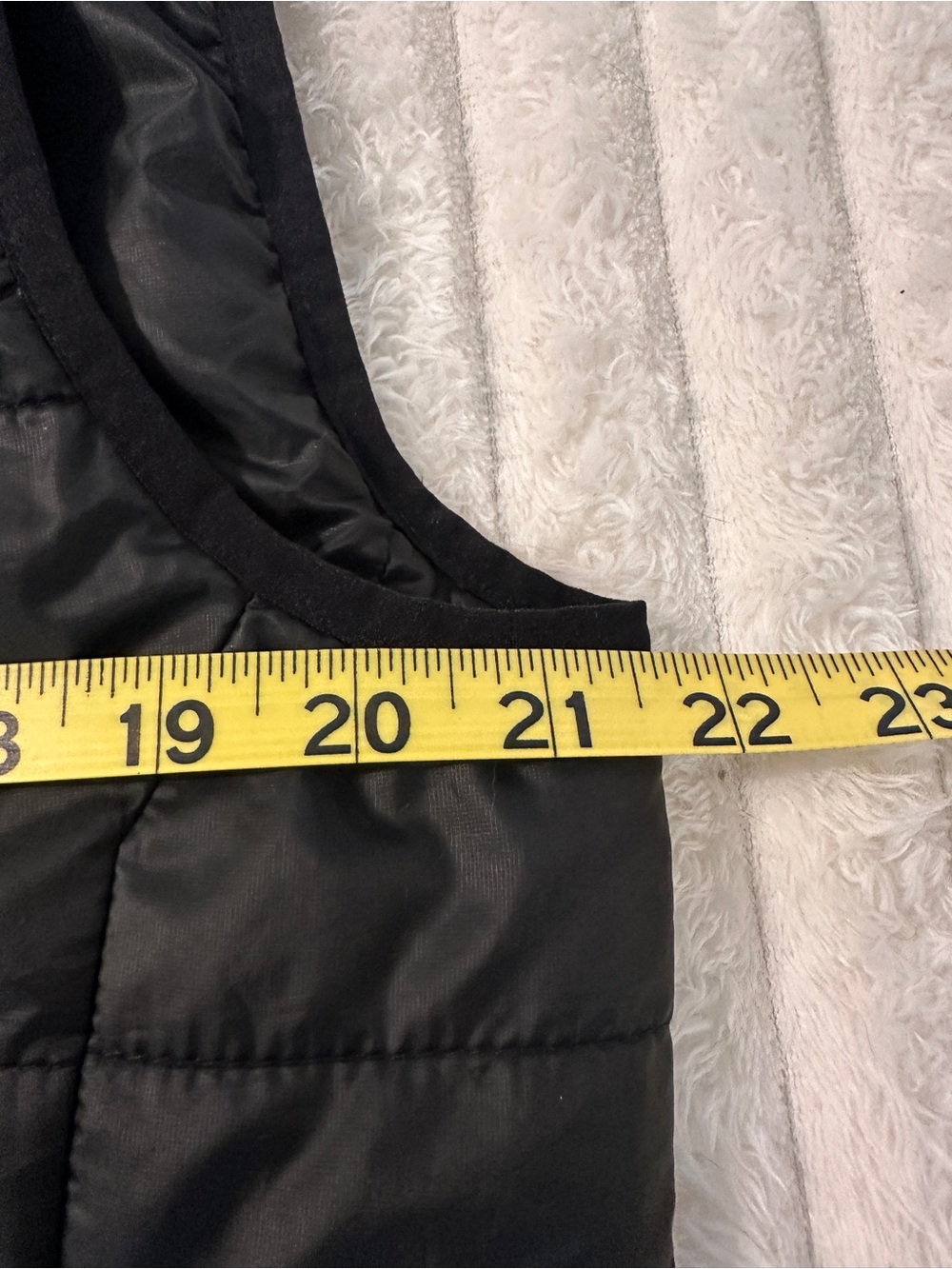 Patagonia Black Quilted Vest with Logo Patch - Picture 8 of 9